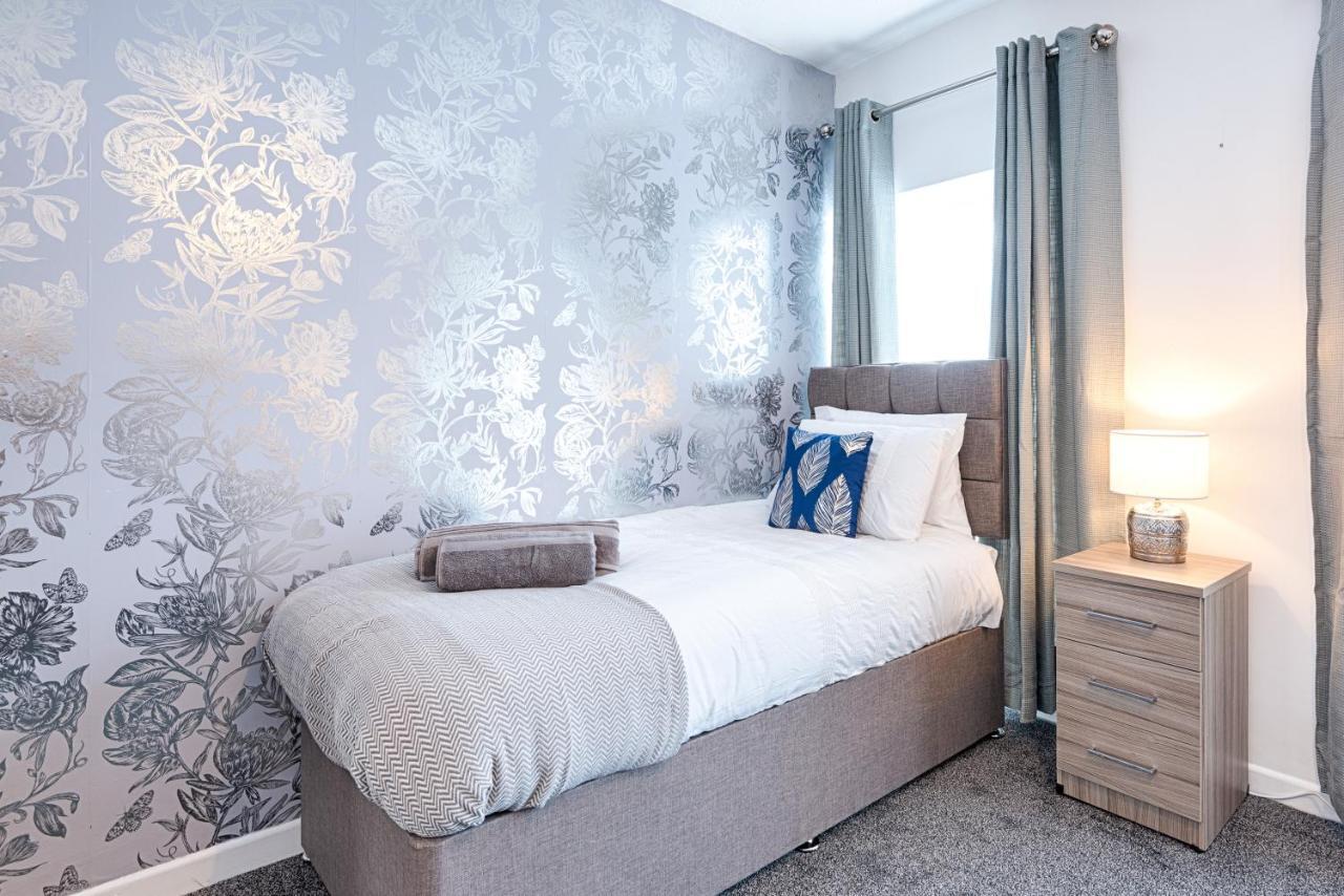 Free Parking, Spacious Rooms, Smart Tv'S All Rooms Swansea Esterno foto