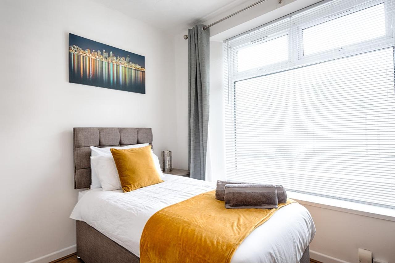 Free Parking, Spacious Rooms, Smart Tv'S All Rooms Swansea Esterno foto