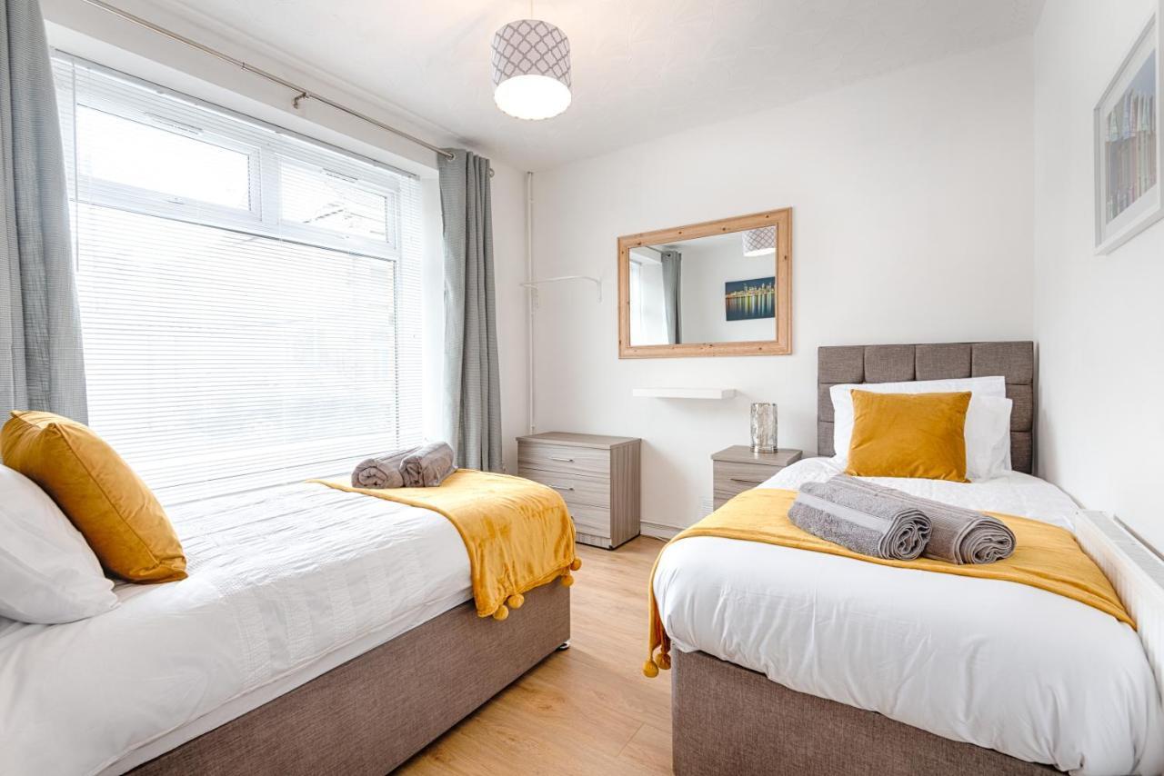 Free Parking, Spacious Rooms, Smart Tv'S All Rooms Swansea Esterno foto